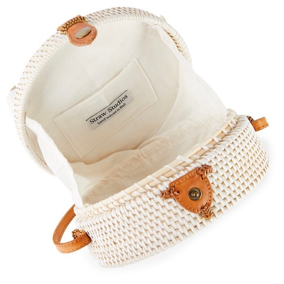 Stray Studios Round Straw Bag Circle Bag with leather strap - White - Snap button closure
