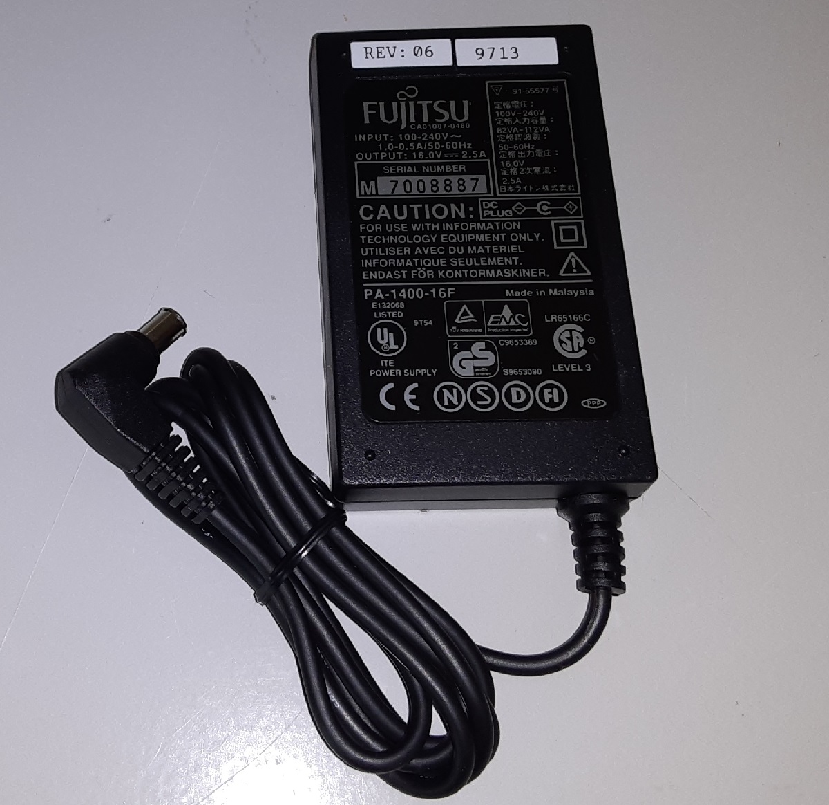 Fujitsu 9713 Rev: 06 AC Adapter CA01007-0480 PA-1400-16F 16.0Vdc 2.5A Barrel connector with center pin