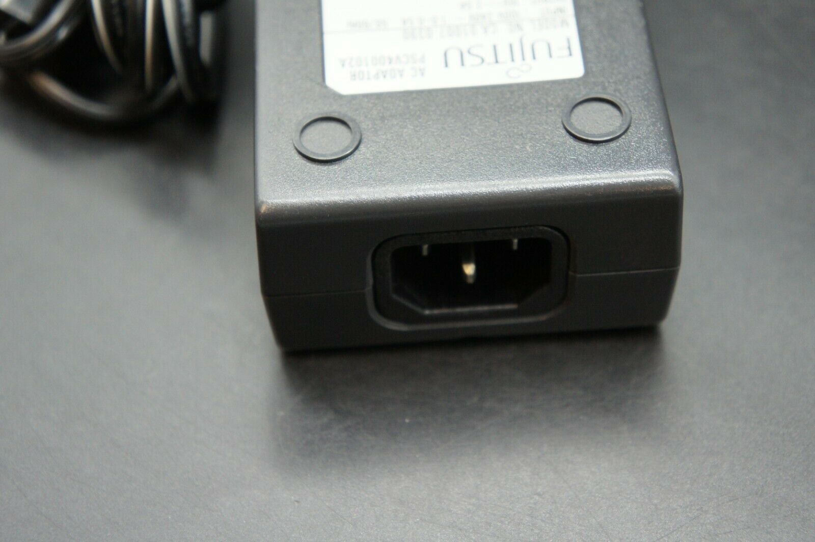 Fujitsu PSCV400102A CA01007-0390 AC Adapter 16.0Vdc 2.5A  Barrel connector with center pin