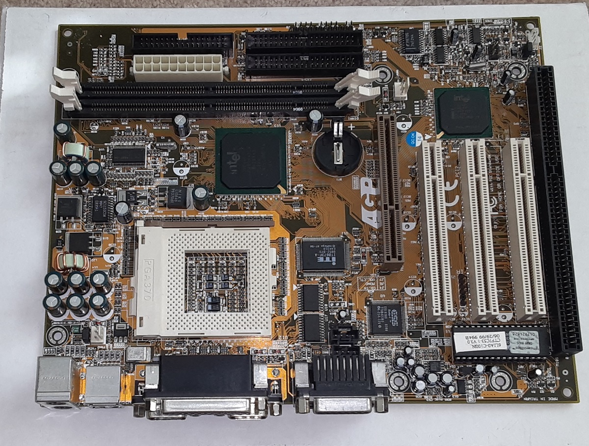 Chaintech 6LIA0 motherboard, socket 370 with 1 ISA slot