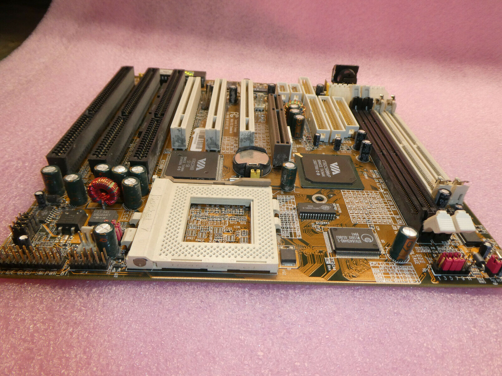 Shuttle Spacewalker HOT-591P Motherboard Socket 7 Baby AT motherboard with 3 ISA slots