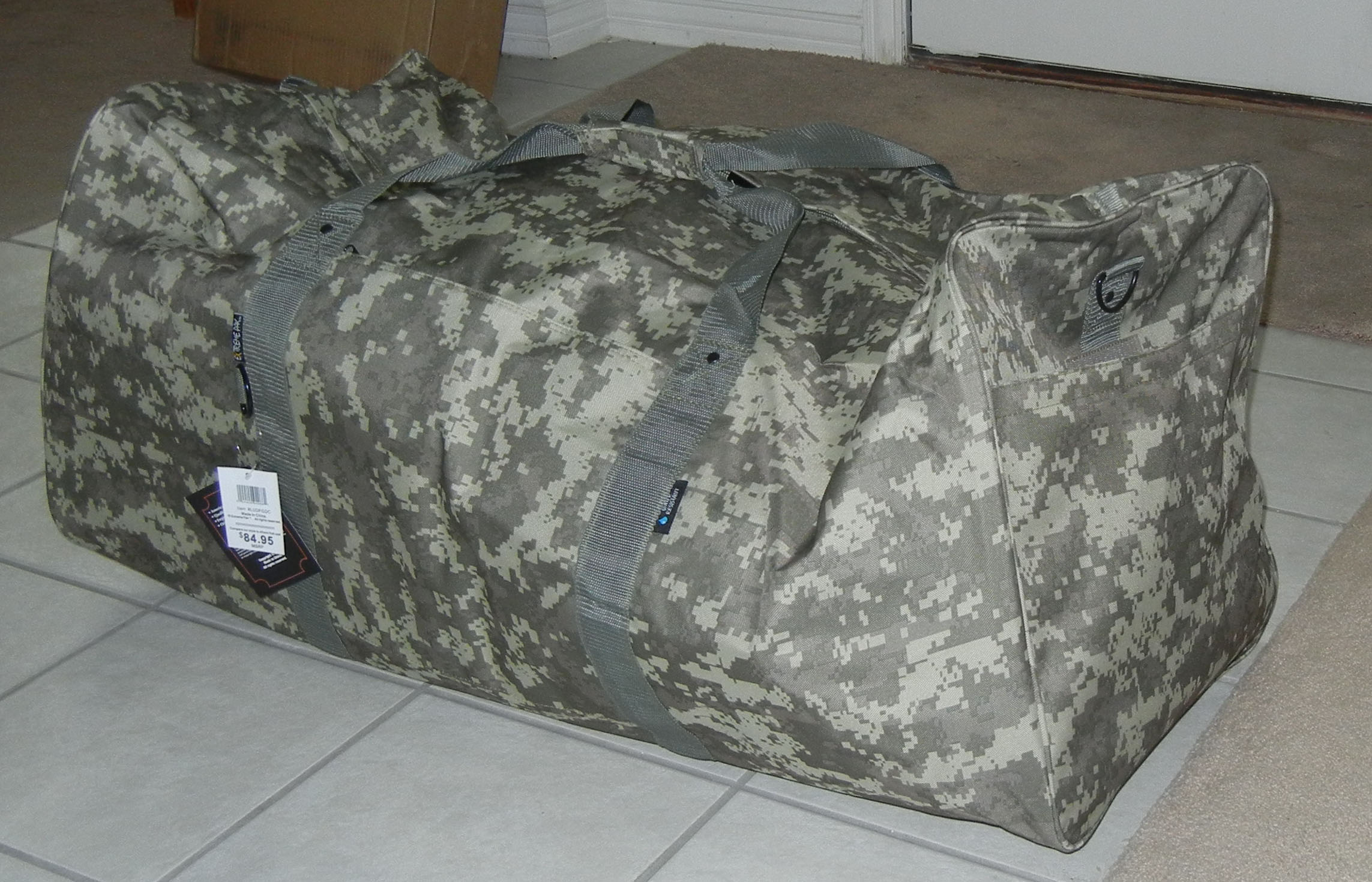 Camo Duffle Bag - Water-Resistant - hold-all