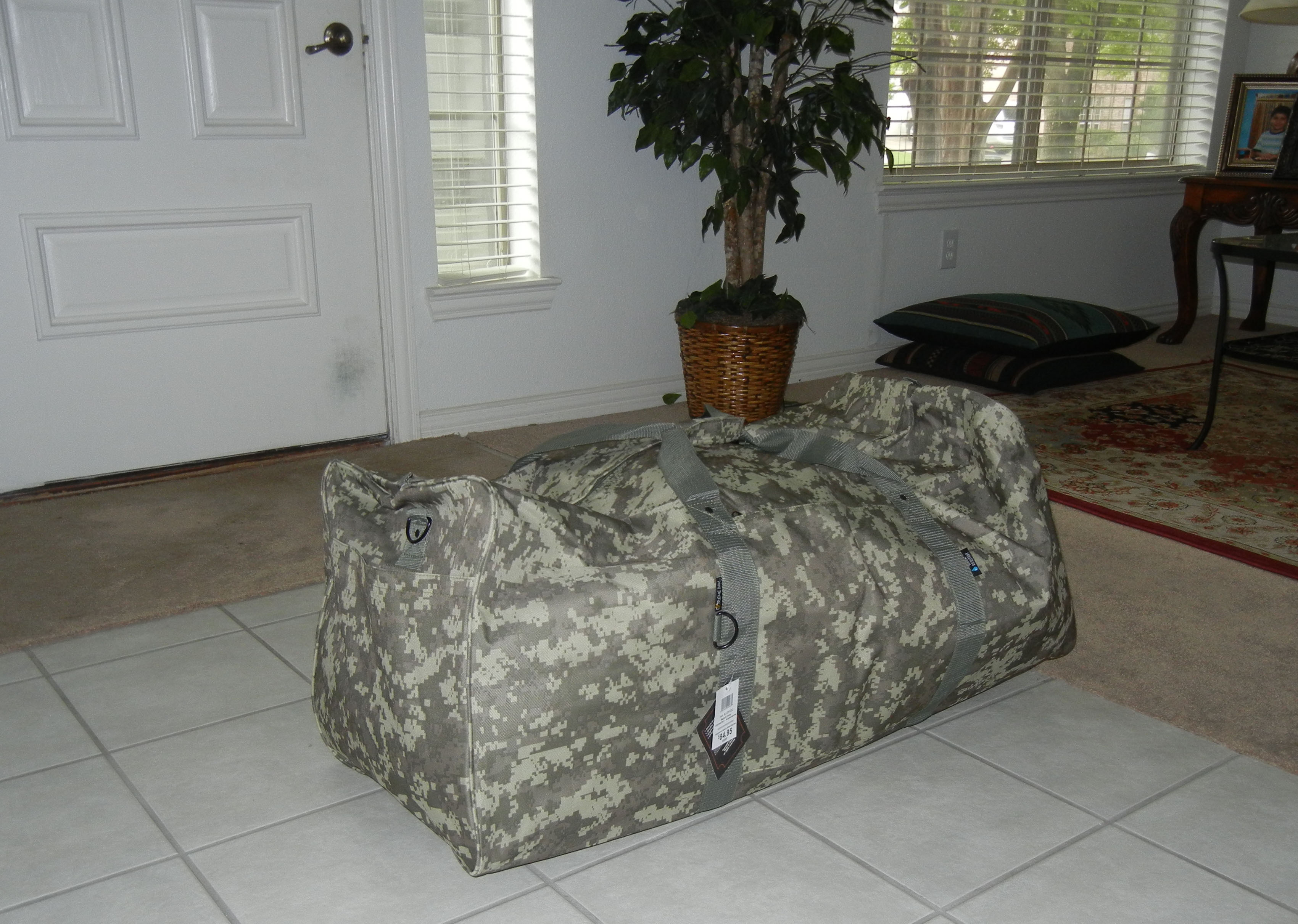 Camo Duffle Bag - Water-Resistant - hold-all