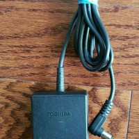 Toshiba PA2500U AC Adapter