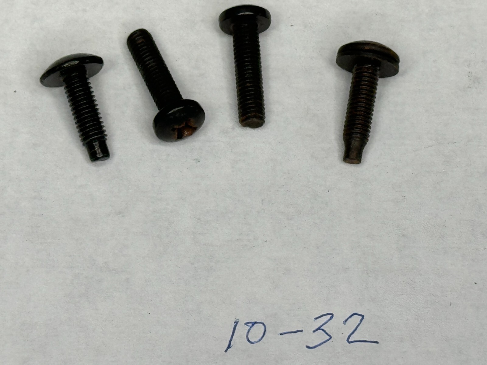 HP 100PC 10-32 RACK SCREWS W RACK ACCESSORIES thumbnail