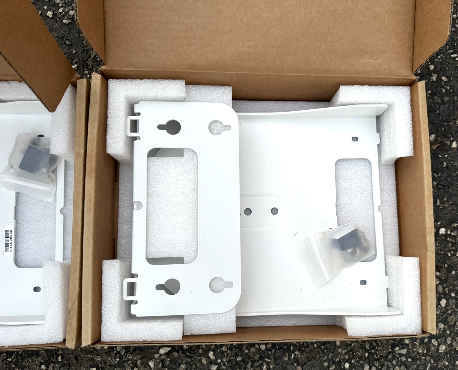 PTMLTWM02 AVER CAMERA MOUNT WALL L-TYPE FOR AVER PTZ & TR SERIES WHITE thumbnail